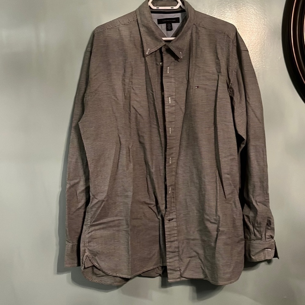 Tommy Hilfiger dress shirt, small checkered print​​​, size XL